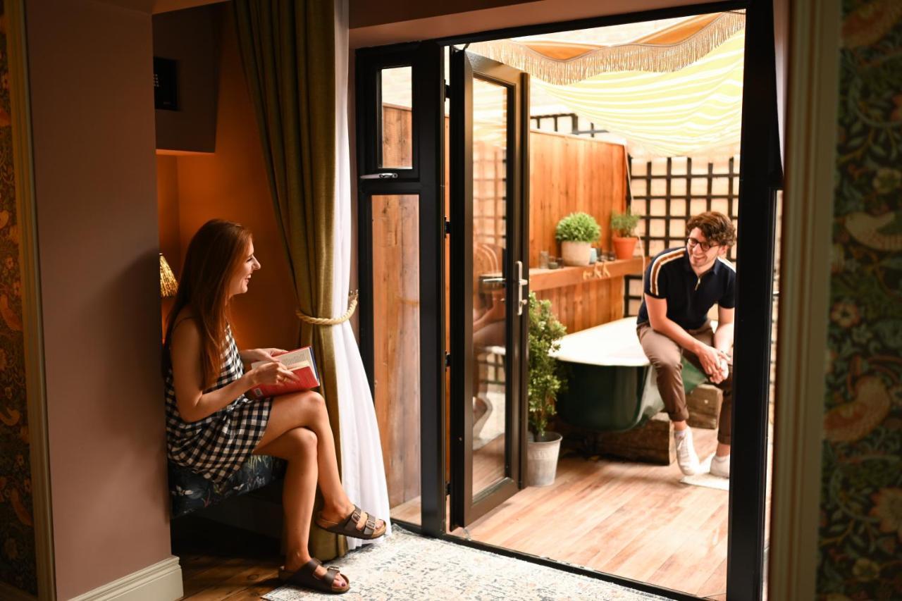 The Rabbit Hotel & Retreat Templepatrick Exterior photo